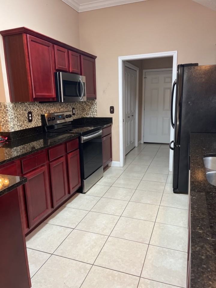 318 Schneider Dr - Photo 3 of 4