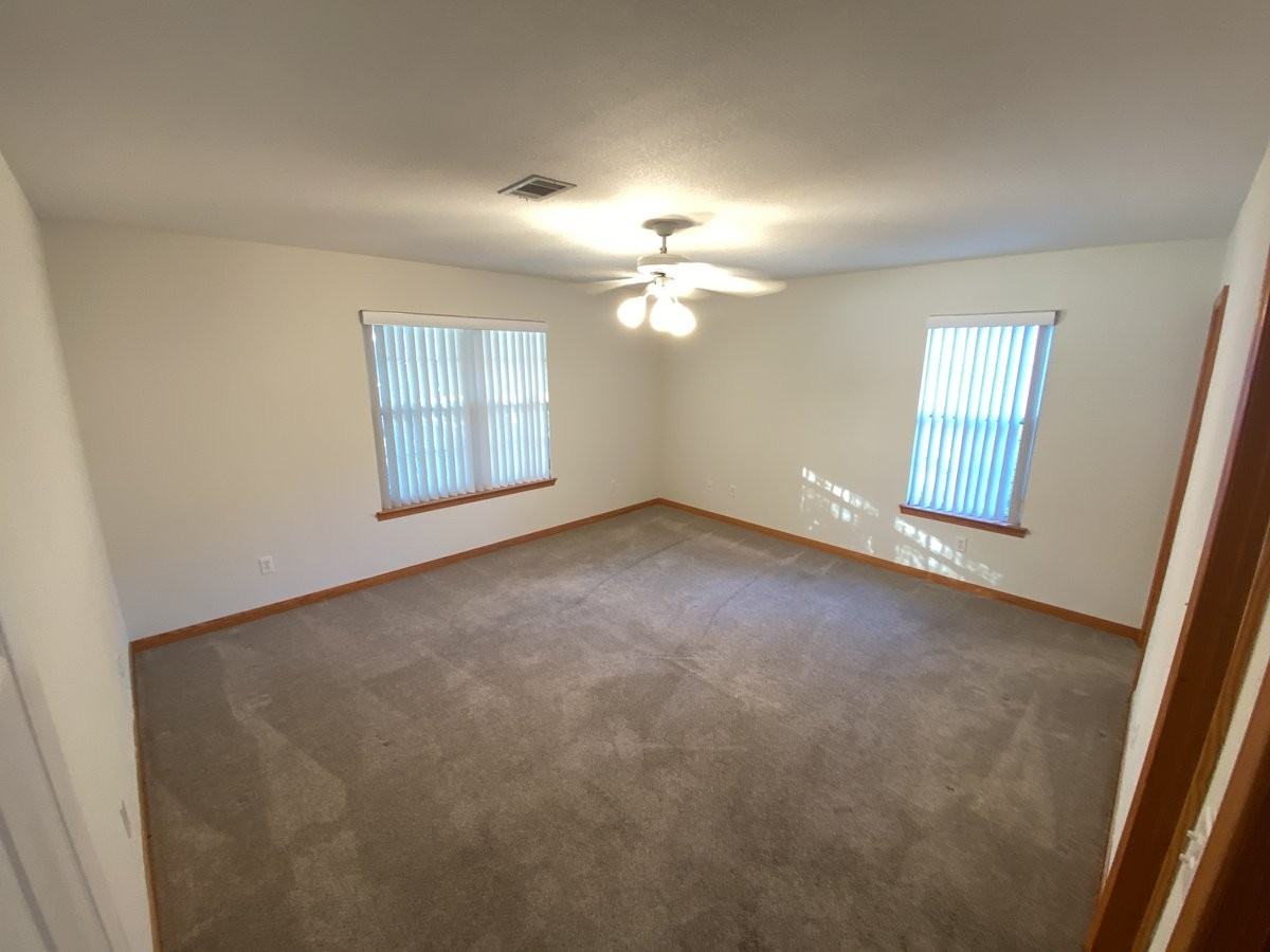 852 Radford Ct - Photo 5 of 10