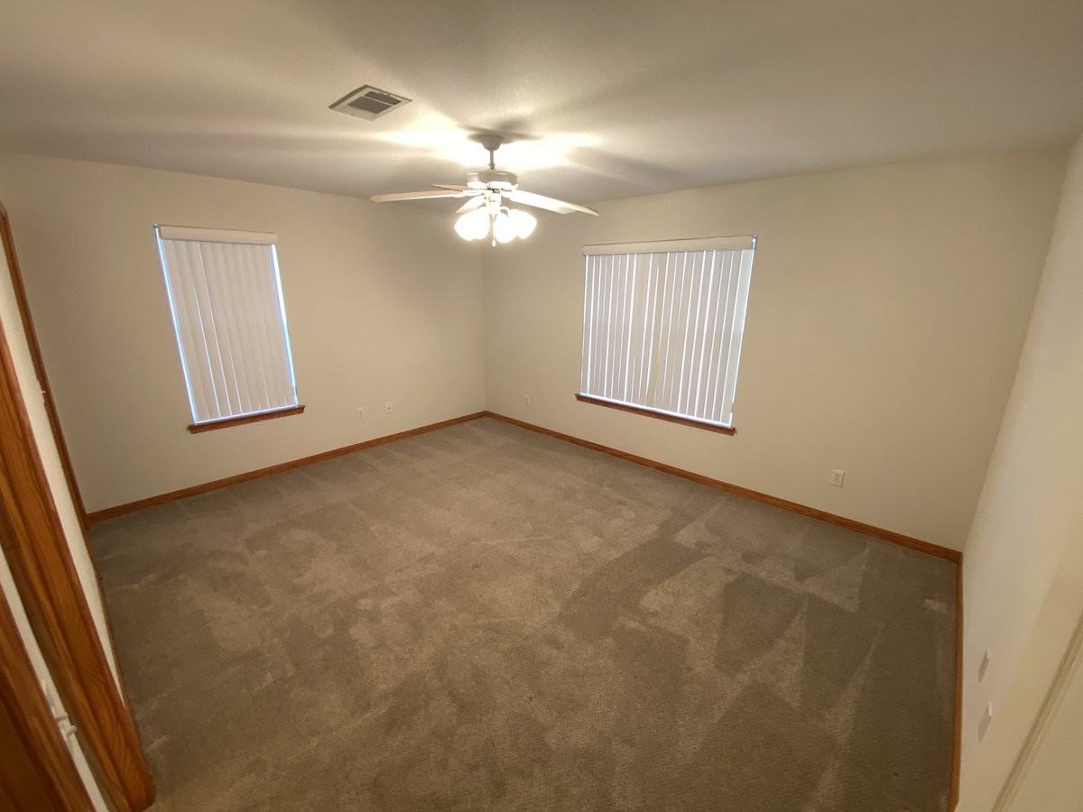 852 Radford Ct - Photo 7 of 10