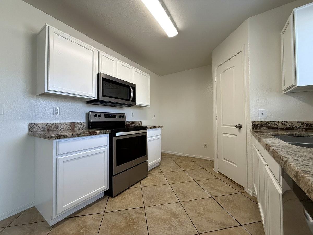 5807 N 73rd Dr - Photo 3 of 41