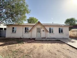 featured image of 5825 W Flower St