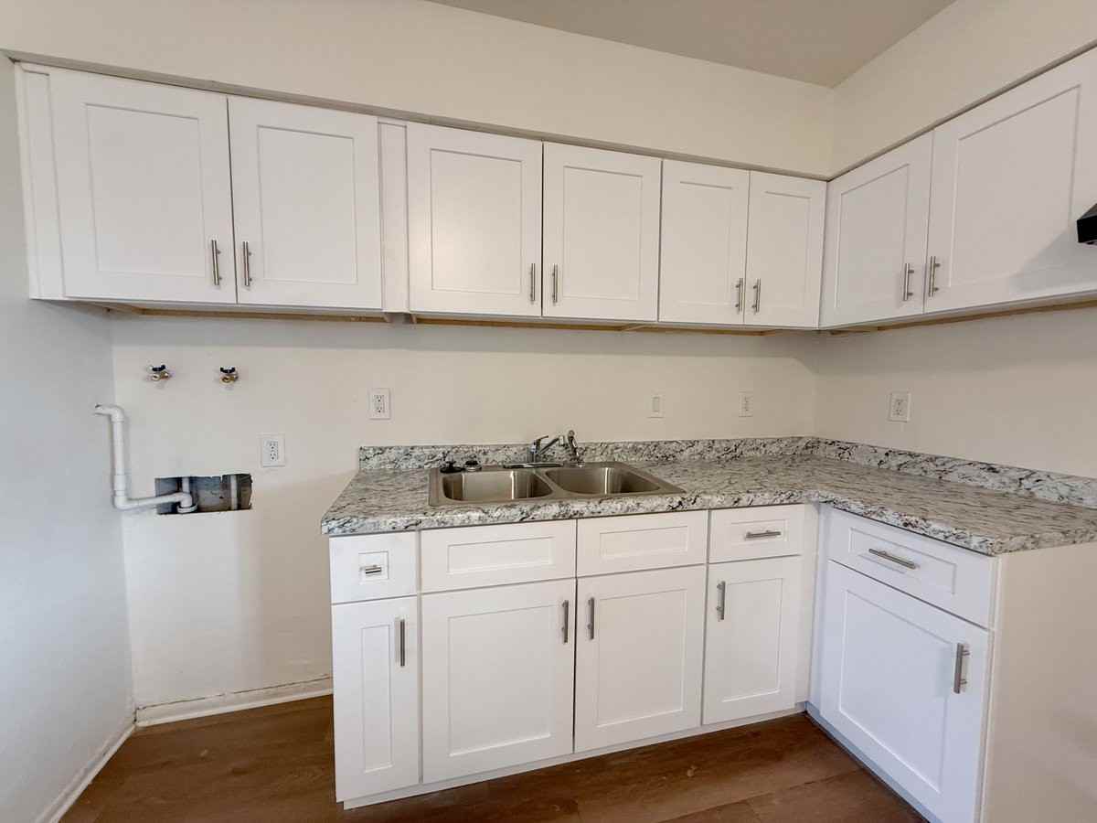 5825 W Flower St - Photo 5 of 21