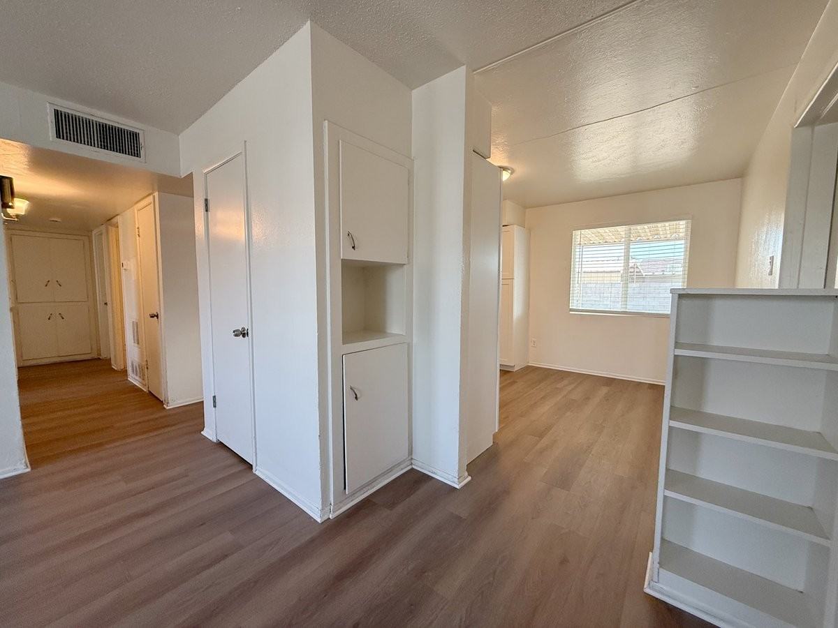5825 W Flower St - Photo 6 of 21
