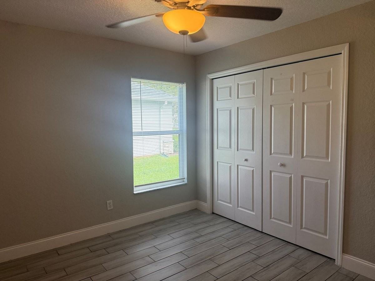 910 Alabama Ave - Photo 4 of 17