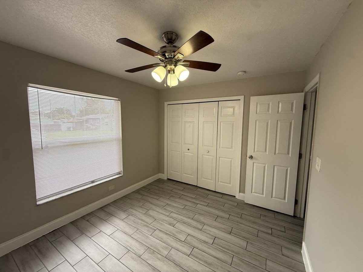 910 Alabama Ave - Photo 5 of 17