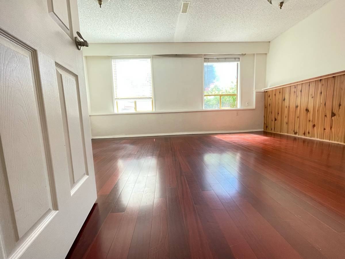 212 212 Street - Photo 2 of 14