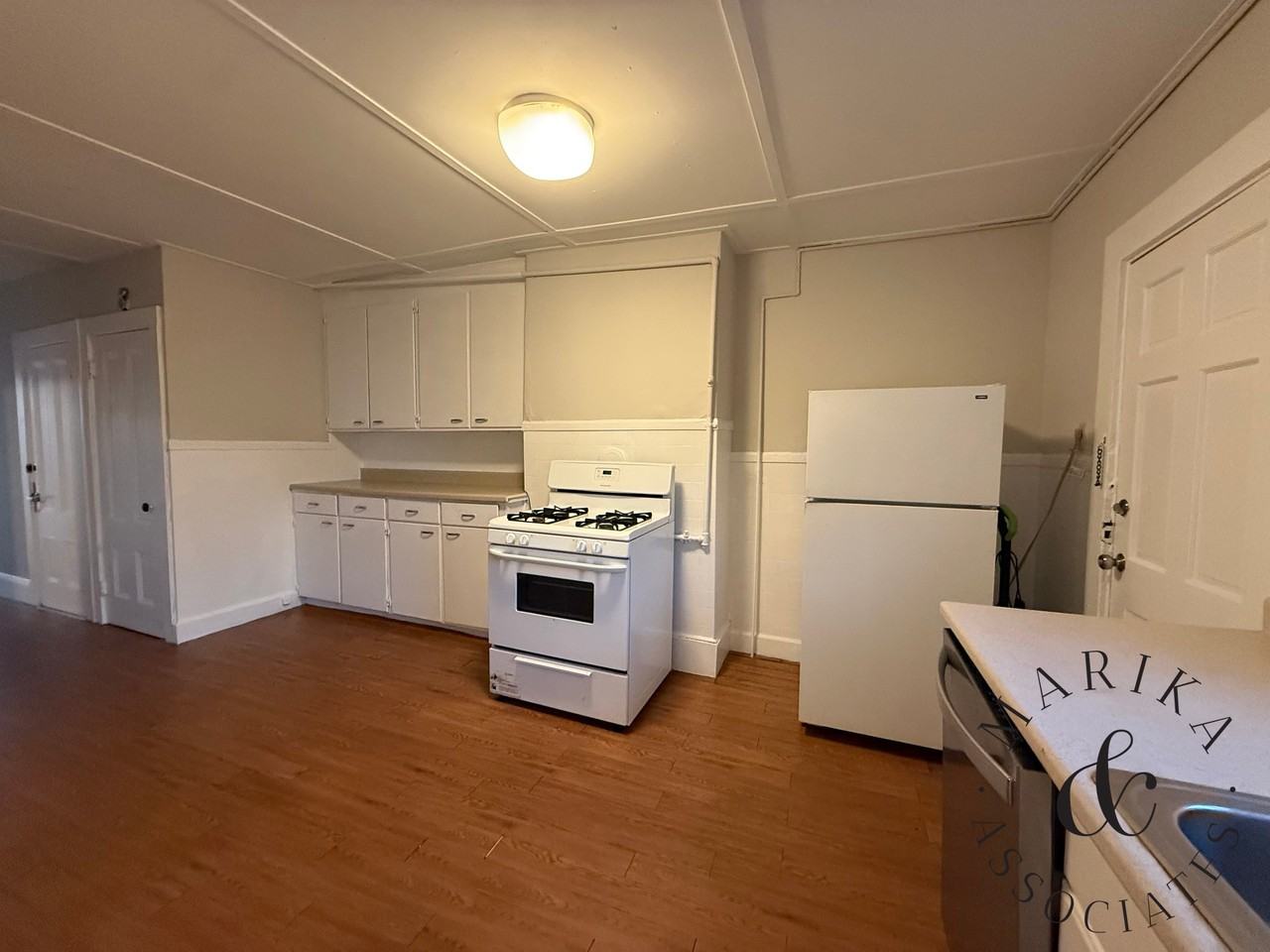 4 Sherman St #3 - Photo 3 of 17