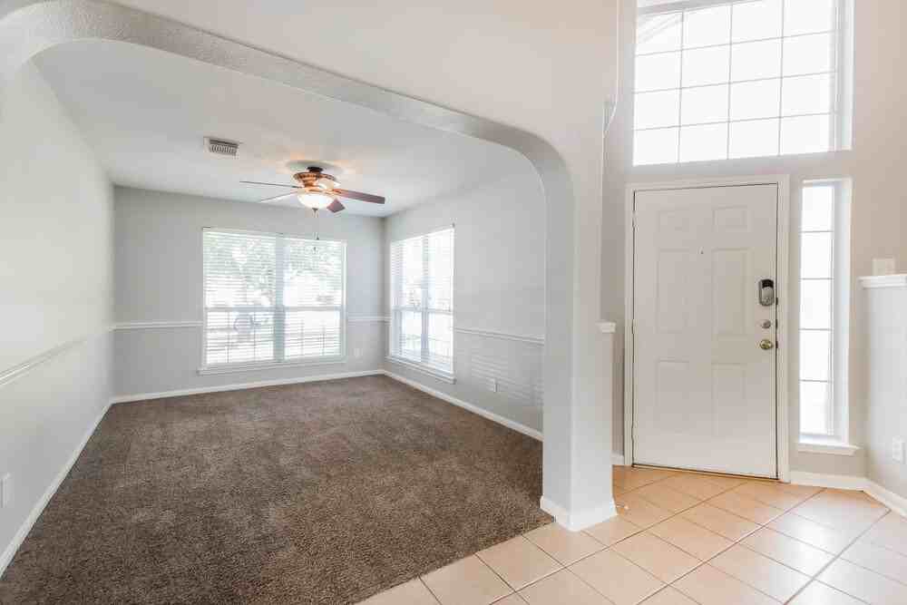 32327 Willow Creek Park - Photo 4 of 17