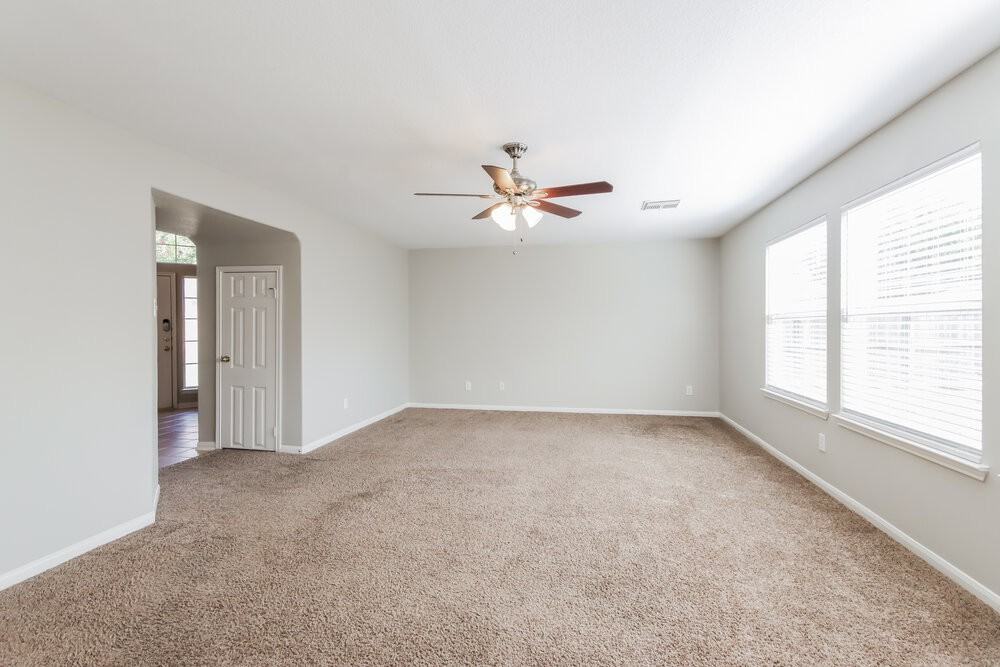 32327 Willow Creek Park - Photo 6 of 17