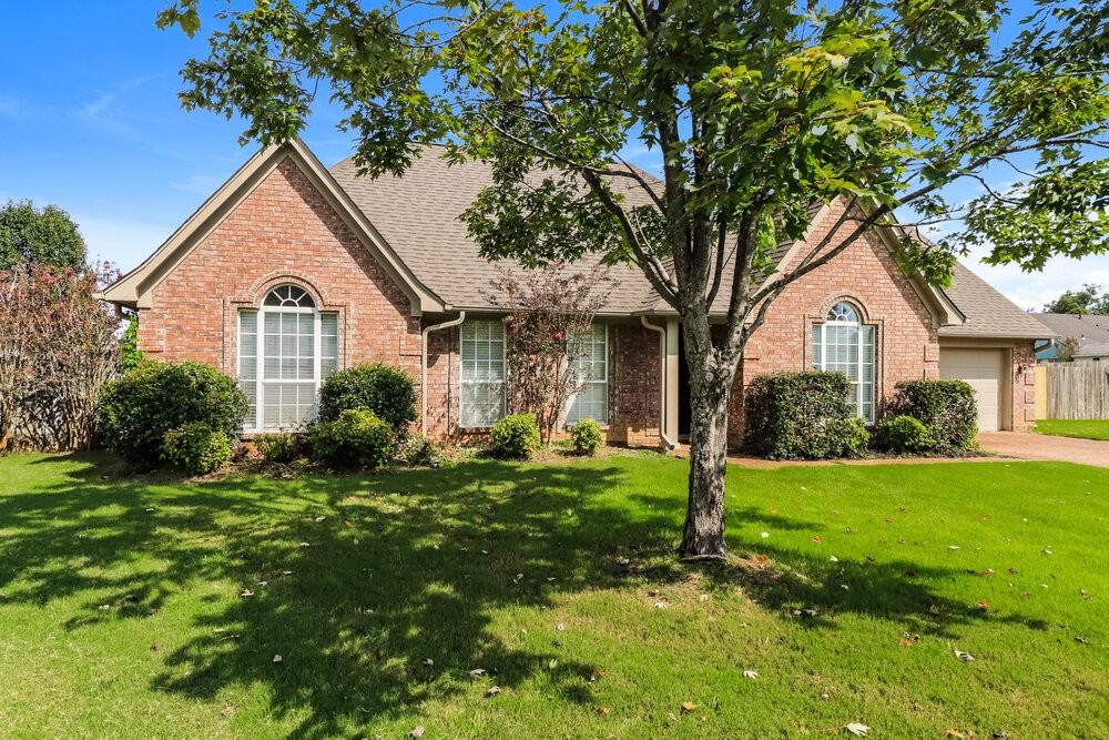 355 Winding Creek Dr - Photo 2 of 17