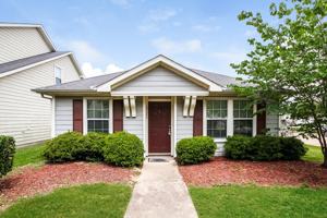 featured image of 6221 Settlers Square Ln