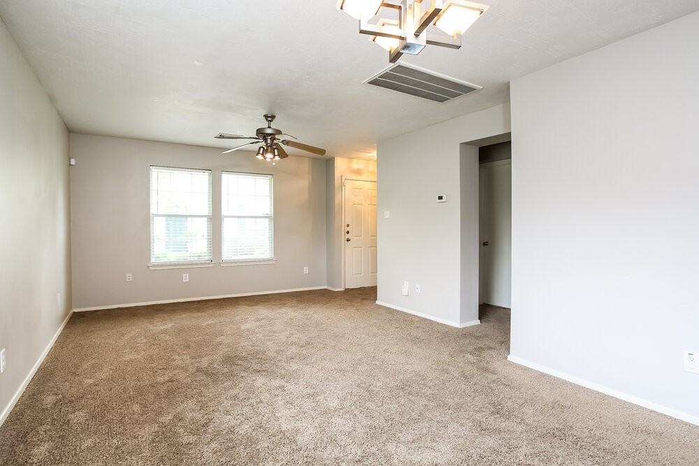 6221 Settlers Square Ln - Photo 2 of 15