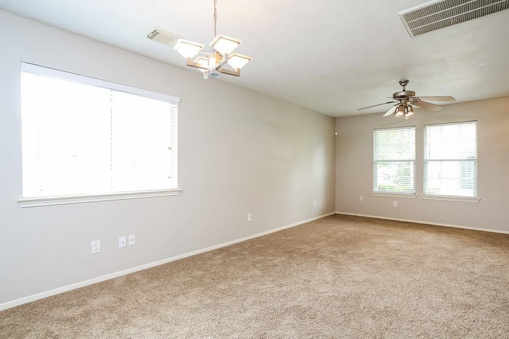 6221 Settlers Square Ln - Photo 4 of 15