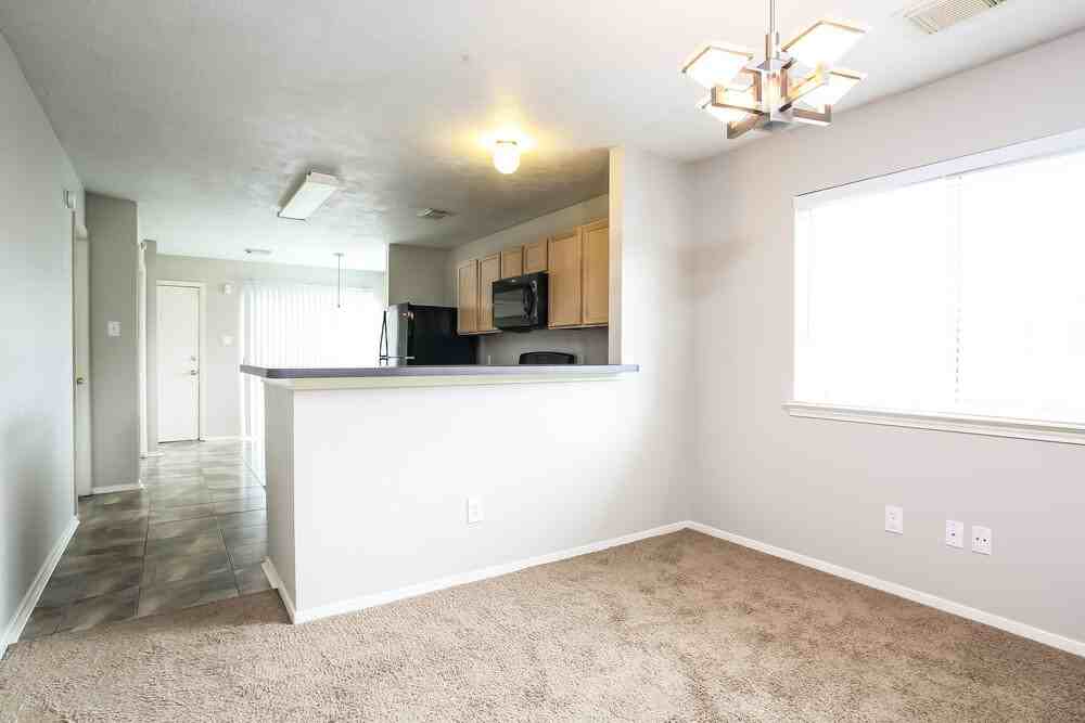 6221 Settlers Square Ln - Photo 5 of 15
