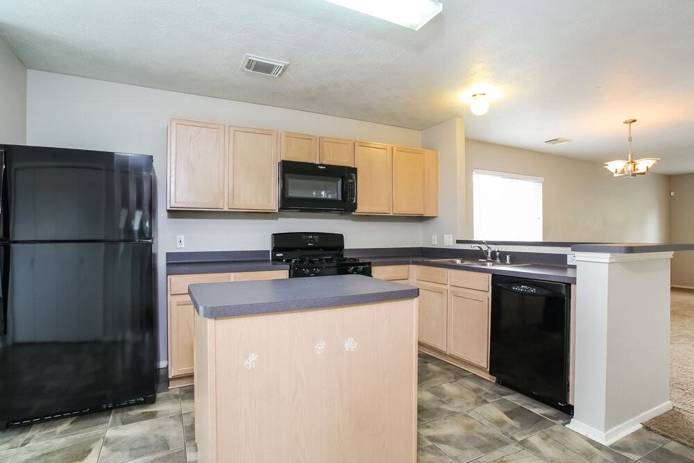 6221 Settlers Square Ln - Photo 6 of 15