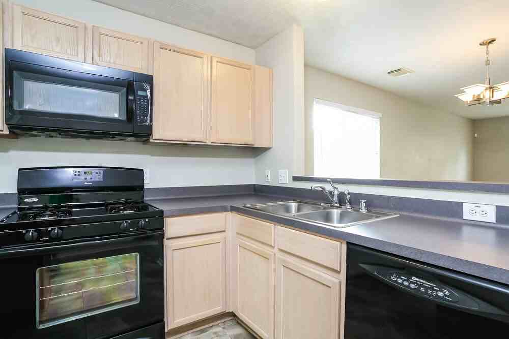 6221 Settlers Square Ln - Photo 7 of 15