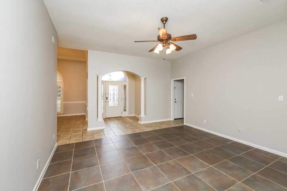 9317 Barrow Dr - Photo 3 of 16