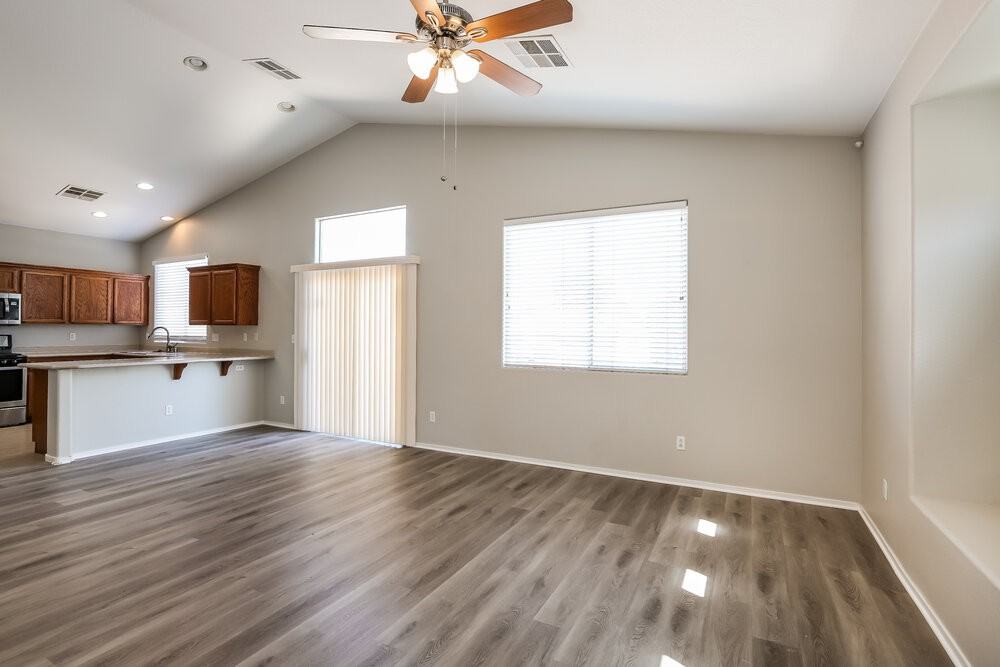 6504 Casamar St - Photo 5 of 17
