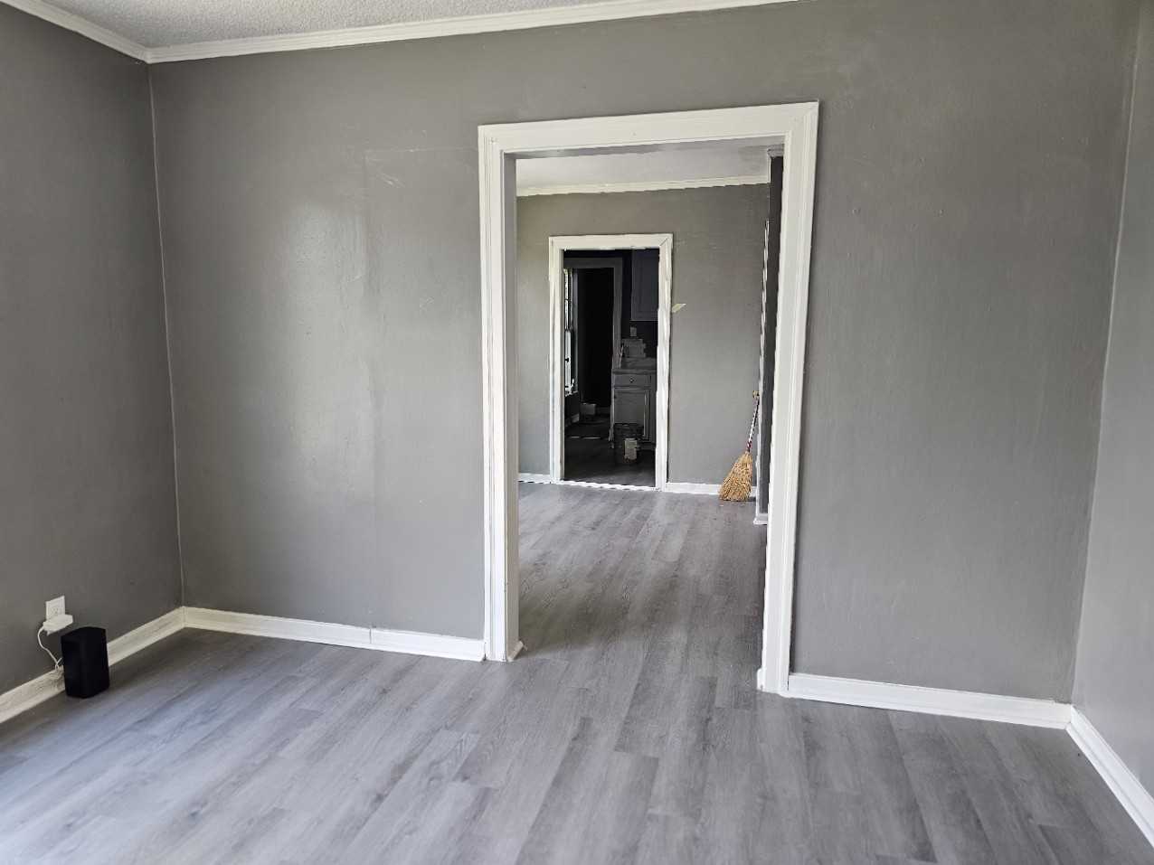 1018 Tyler St #1 - Photo 2 of 8