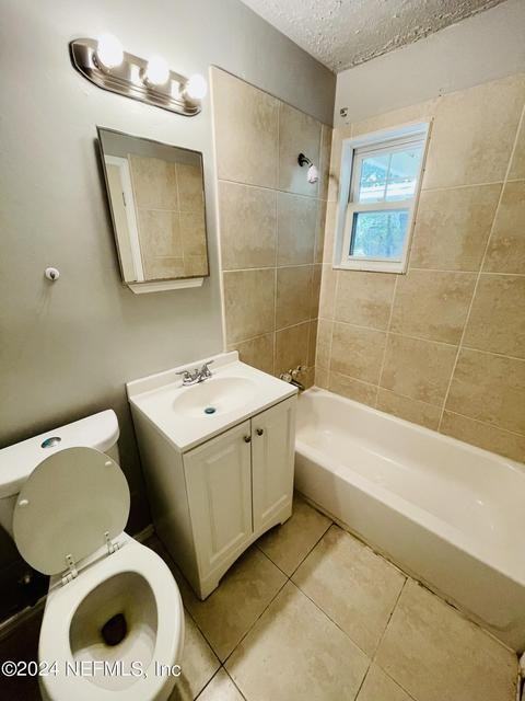 5086 Fredericksburg Ave - Photo 3 of 9