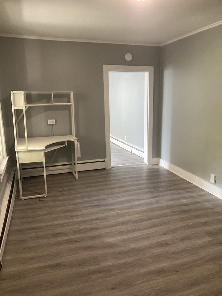 224 W Spencer St #1 - Photo 5 of 12