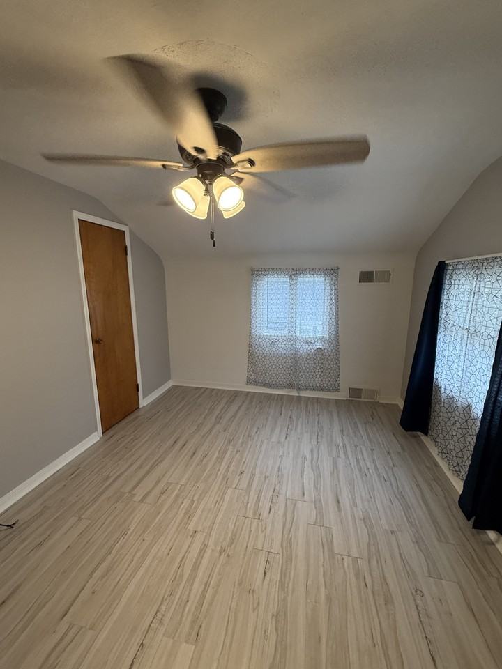 346 Mayville Ave - Photo 6 of 15