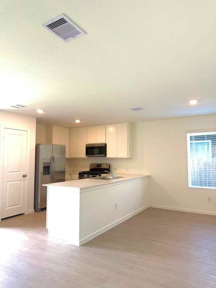 6015 Marshall Woods Ln - Photo 2 of 28