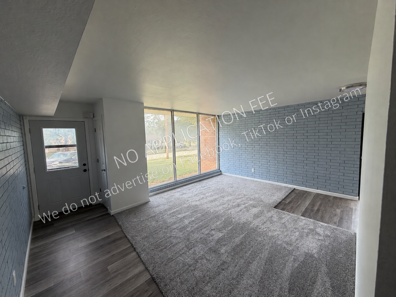 1010 Elm St - Photo 3 of 6