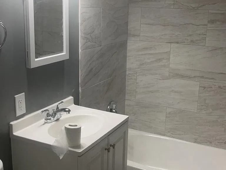 436 W Division St #4 - Photo 2 of 2