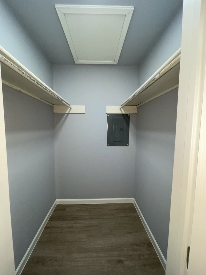 625 Augusta Ave #3 - Photo 2 of 9