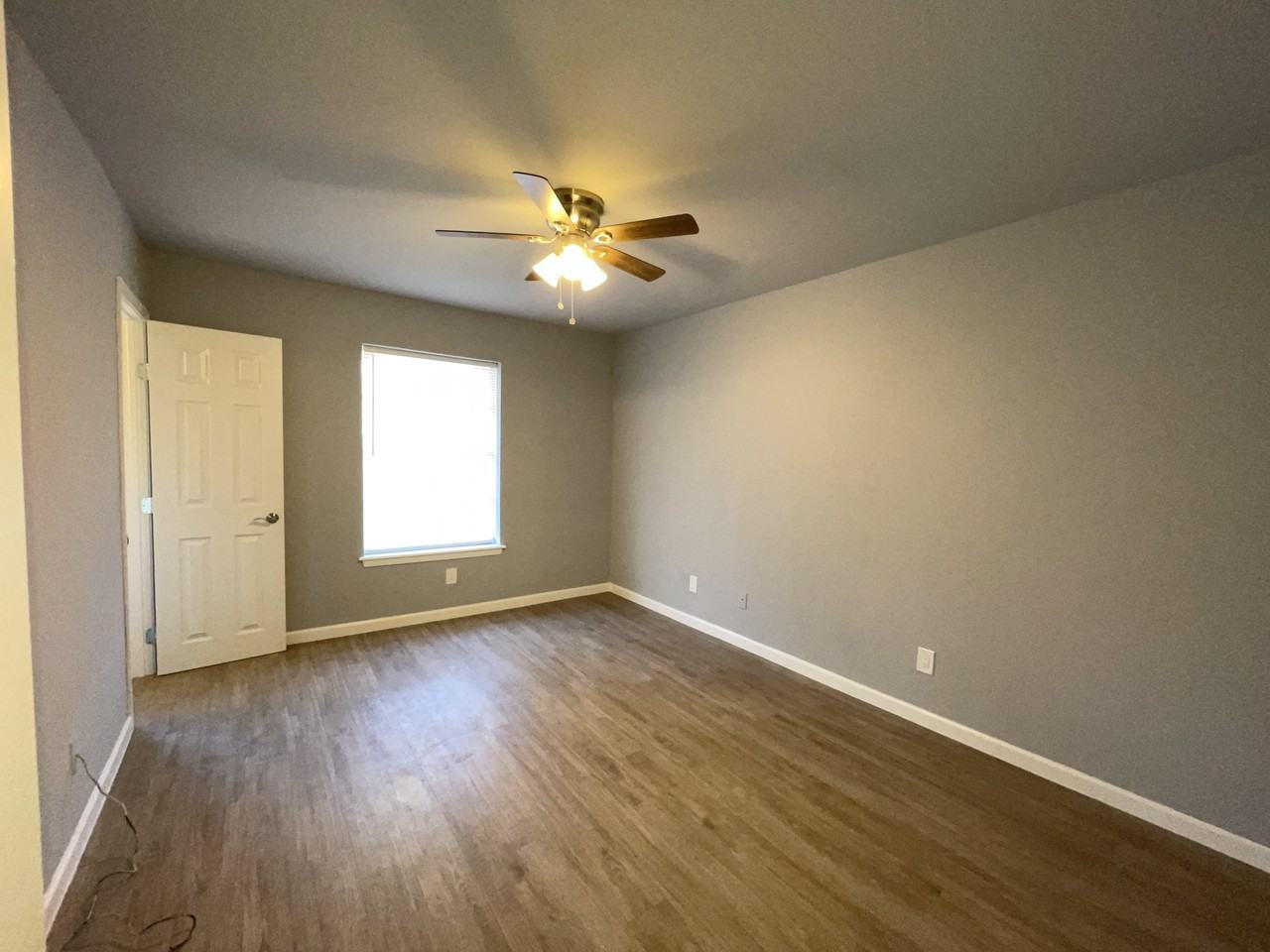 625 Augusta Ave #3 - Photo 3 of 9