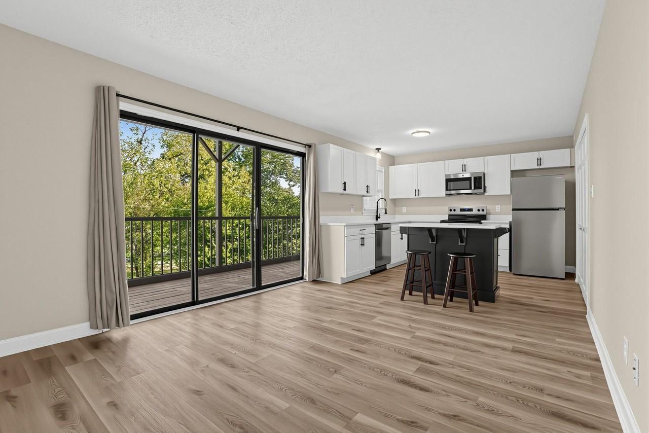 241 16th Ave Ne #5 - Photo 3 of 15
