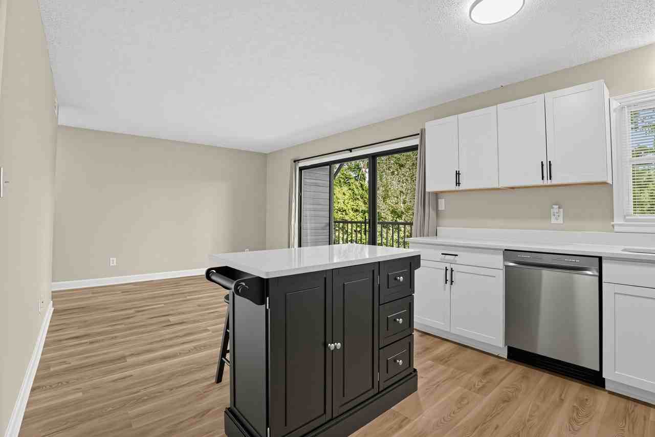 241 16th Ave Ne #5 - Photo 7 of 15