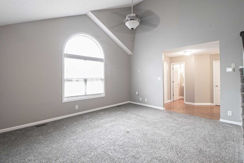 1335 Abigail Ct - Photo 4 of 31