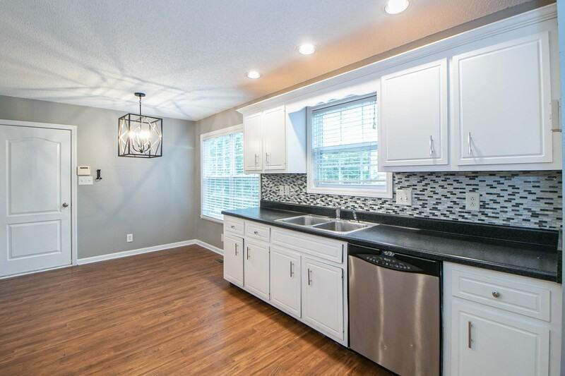 1335 Abigail Ct - Photo 6 of 31