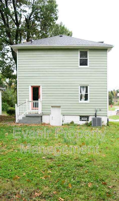 2217 Crane Ave - Photo 4 of 31