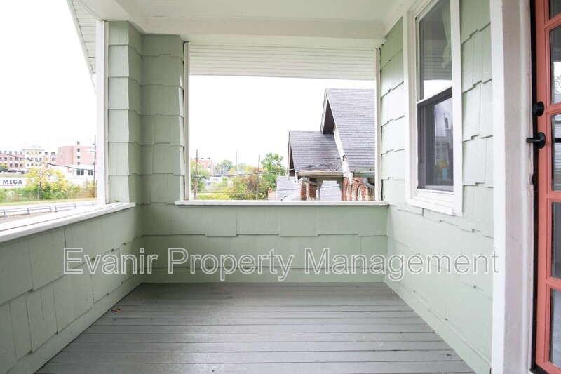2217 Crane Ave - Photo 6 of 31