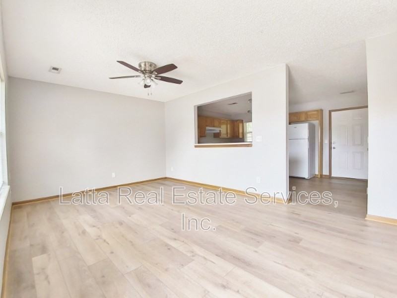 410 S Johnson Dr #2 - Photo 3 of 8
