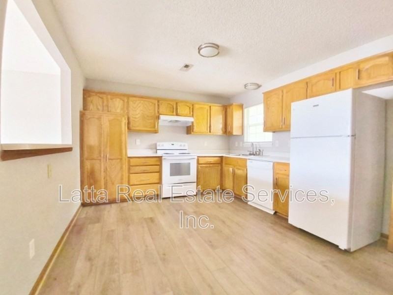 410 S Johnson Dr #2 - Photo 4 of 8