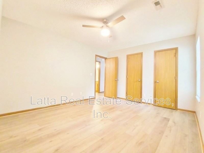 410 S Johnson Dr #2 - Photo 5 of 8