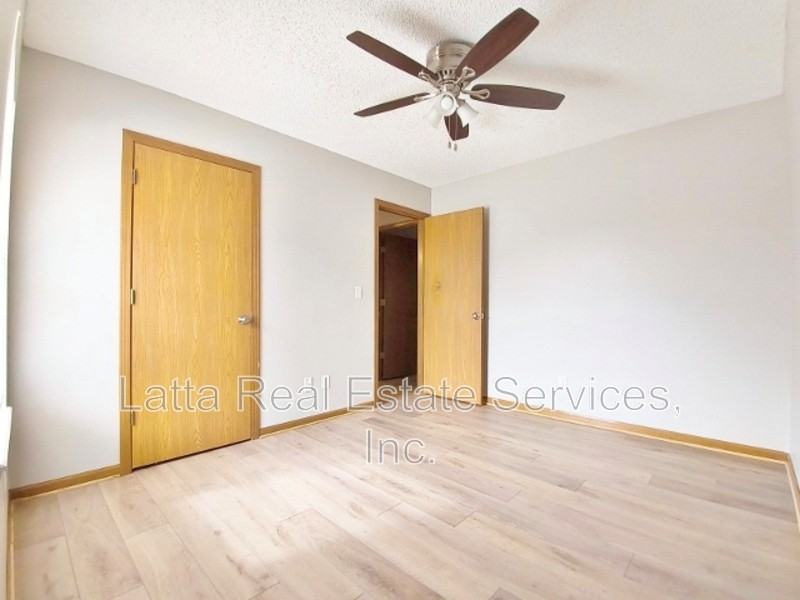 410 S Johnson Dr #2 - Photo 6 of 8