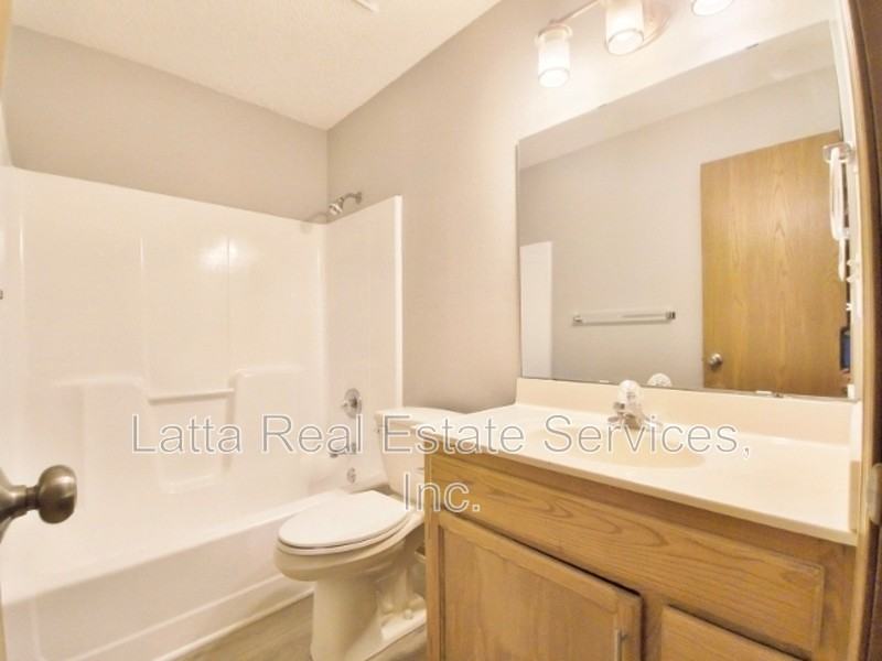 410 S Johnson Dr #2 - Photo 7 of 8