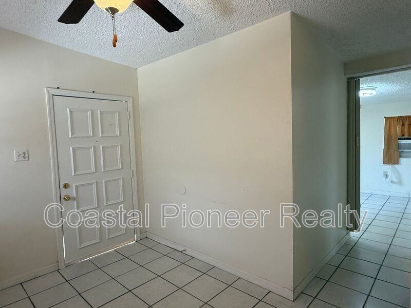 2106 N Himes Ave #1 - Photo 5 of 8
