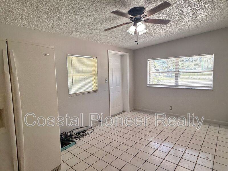 2106 Lo - Photo 3 of 9