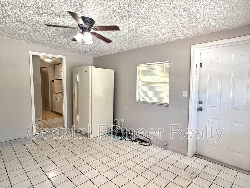2106 Lo - Photo 4 of 9