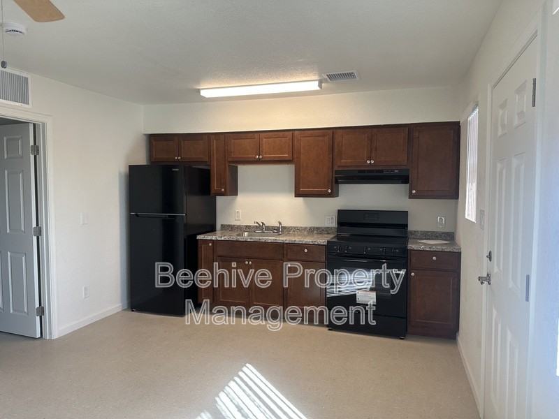 1905 E Monroe St #2 - Photo 3 of 12