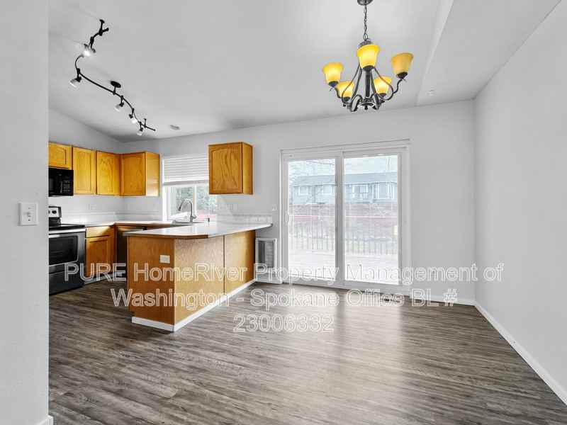 1018 N Lindsay St - Photo 4 of 19