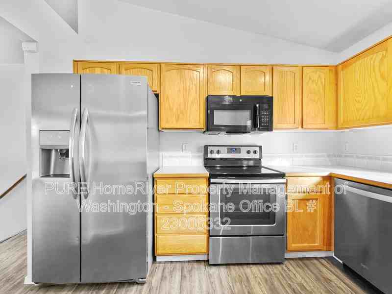 1018 N Lindsay St - Photo 5 of 19