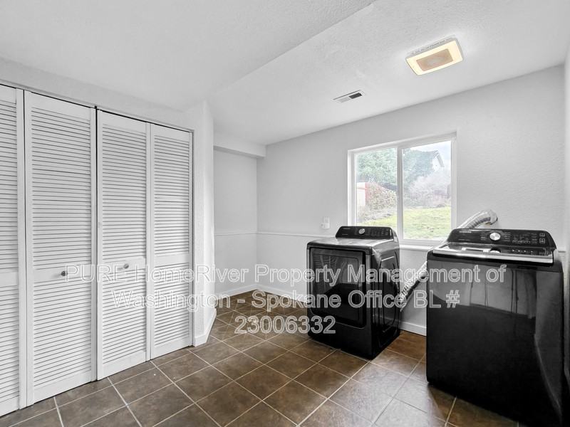 1018 N Lindsay St - Photo 6 of 19