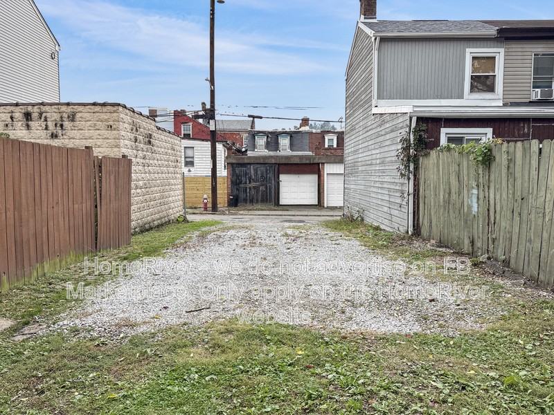 5157 Carnegie St - Photo 4 of 20